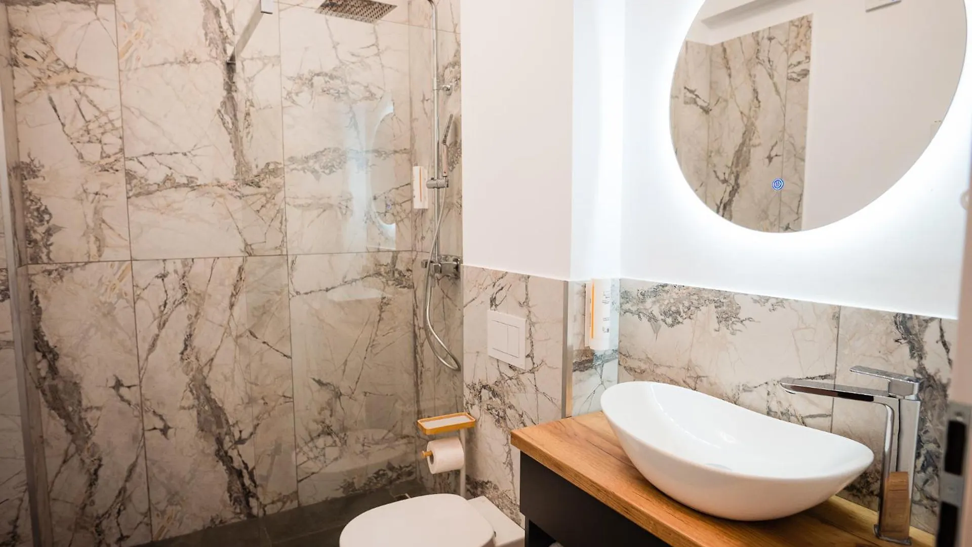 Fly&Stay At George'S Otopeni Romania