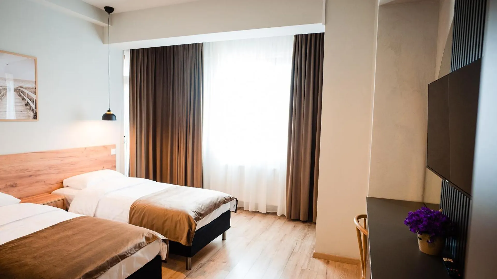Fly&Stay At George'S Otopeni
