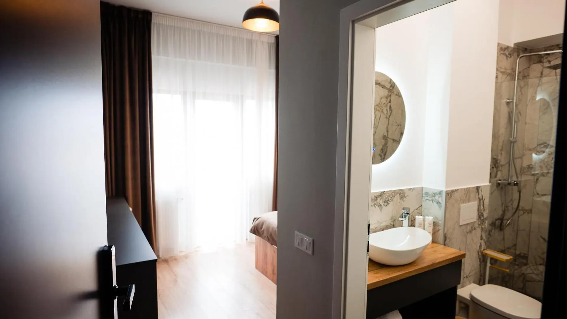 Aparthotel Fly&Stay At George'S Otopeni
