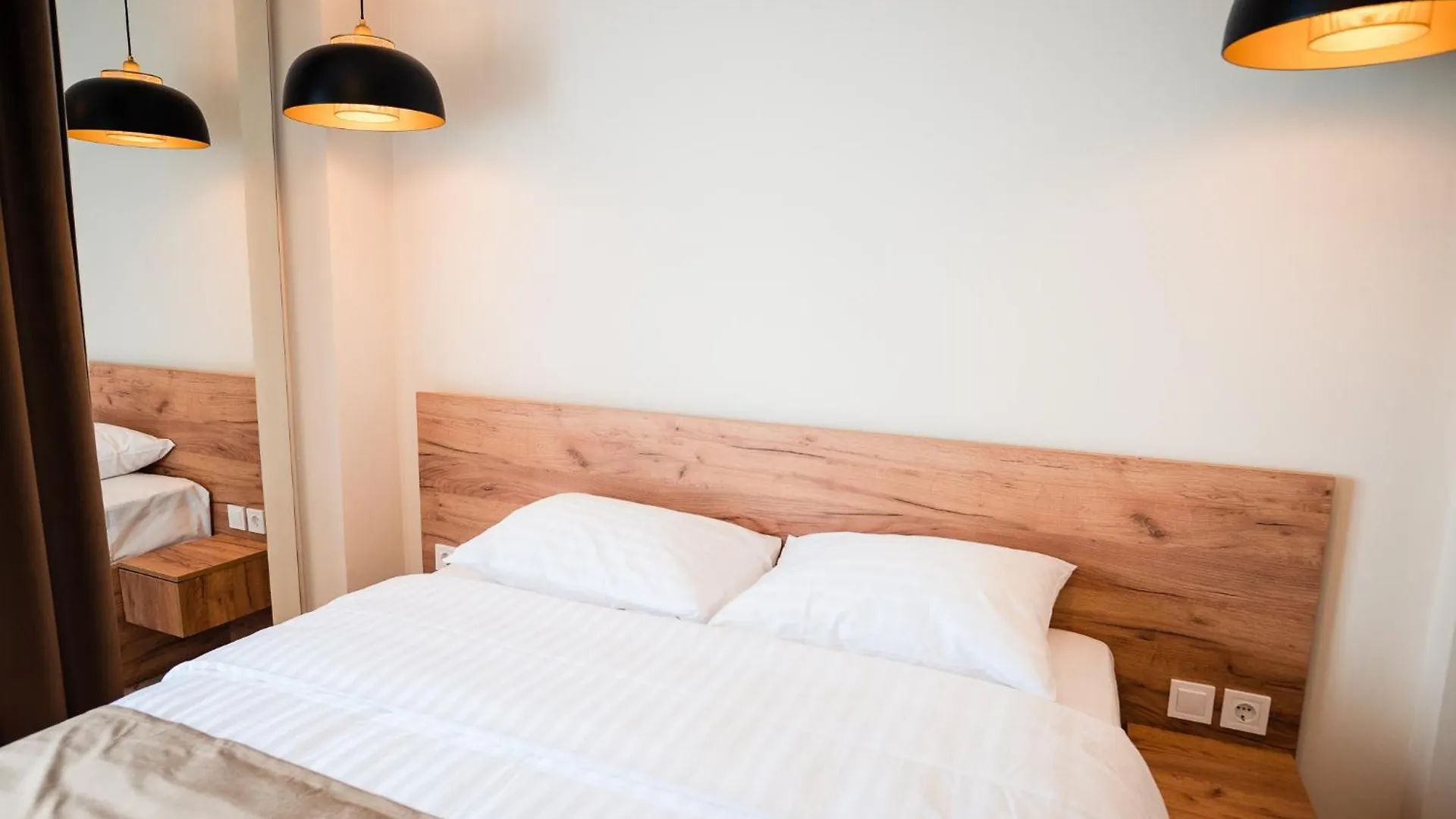 Fly&Stay At George'S Otopeni