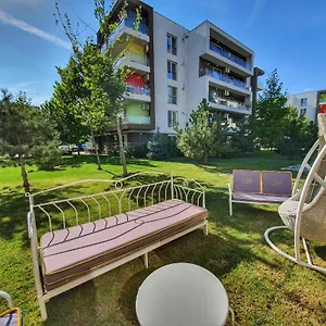 Beside Airport Апартаменты