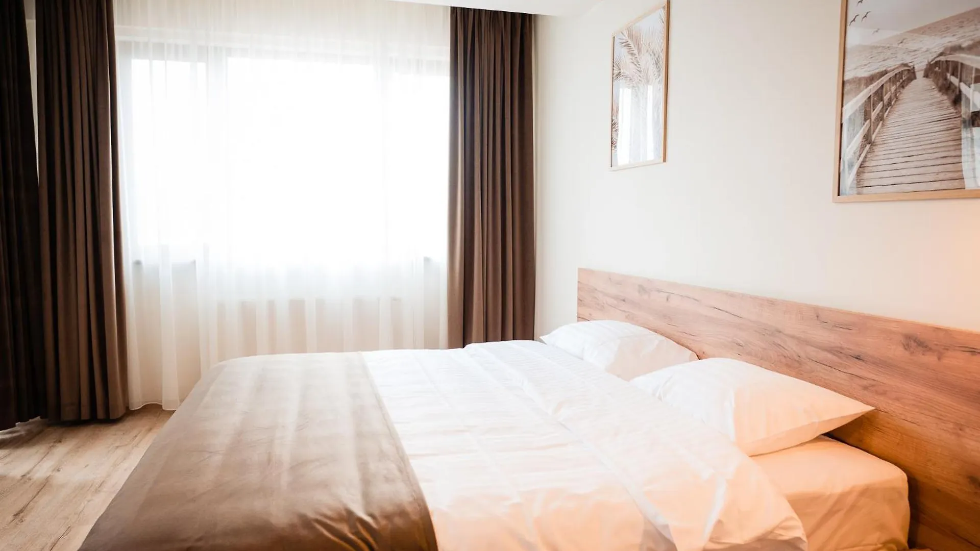 Fly&Stay At George'S Otopeni Aparthotel
