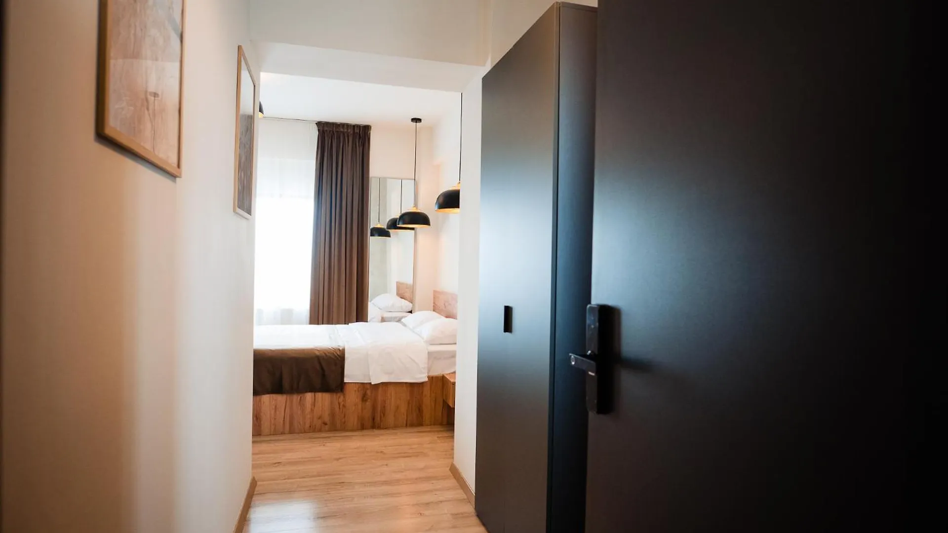 Fly&Stay At George'S Otopeni
